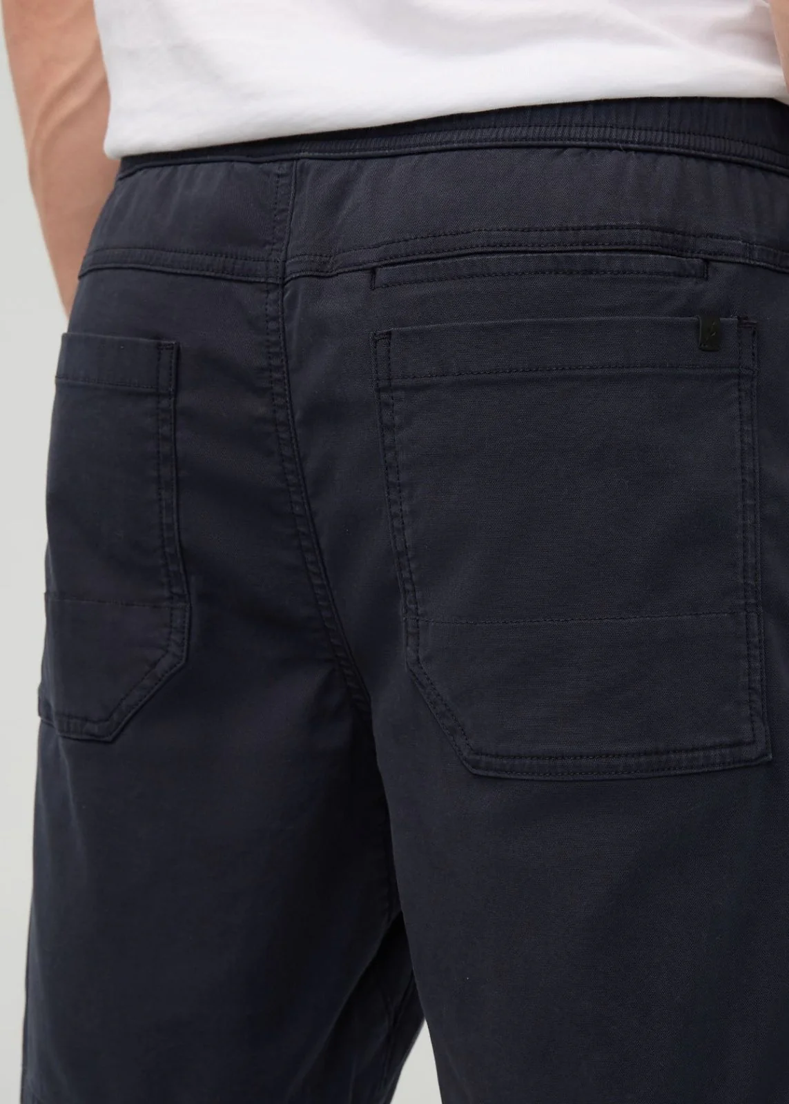 Live Lite Traveller Short - Navy - Image 7