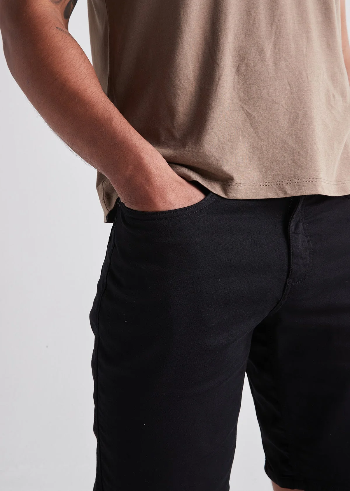 No Sweat Short Relaxed - Black - Image 5