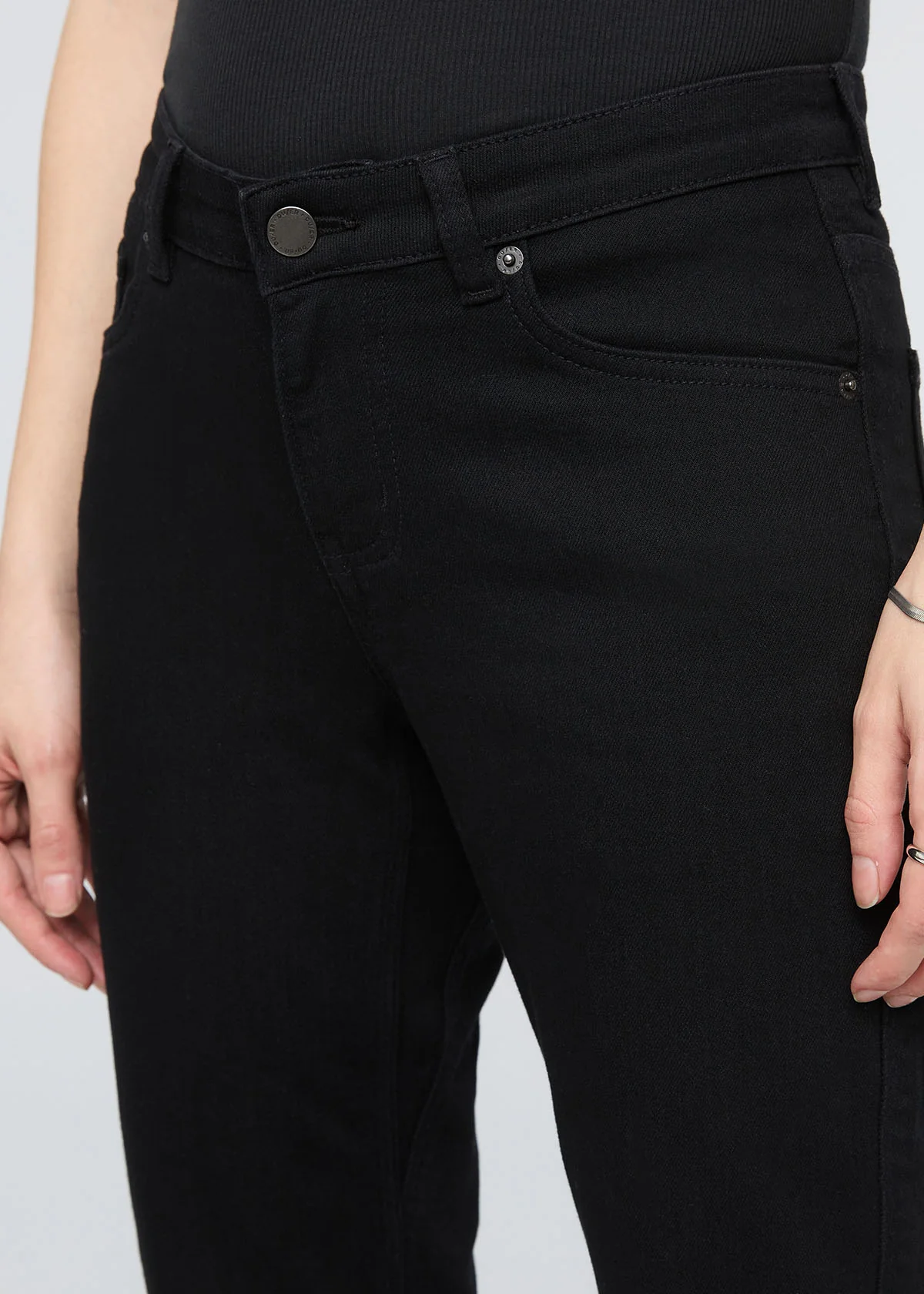 Performance Denim Girlfriend - Black - Image 5