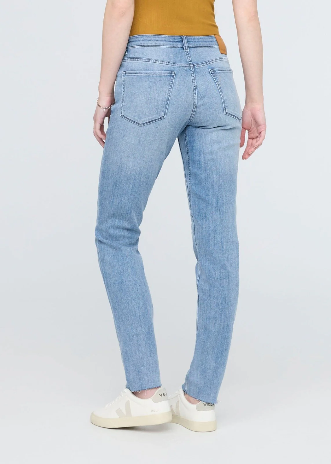 Performance Denim Girlfriend - Hazy Blue (raw hem) - Image 4