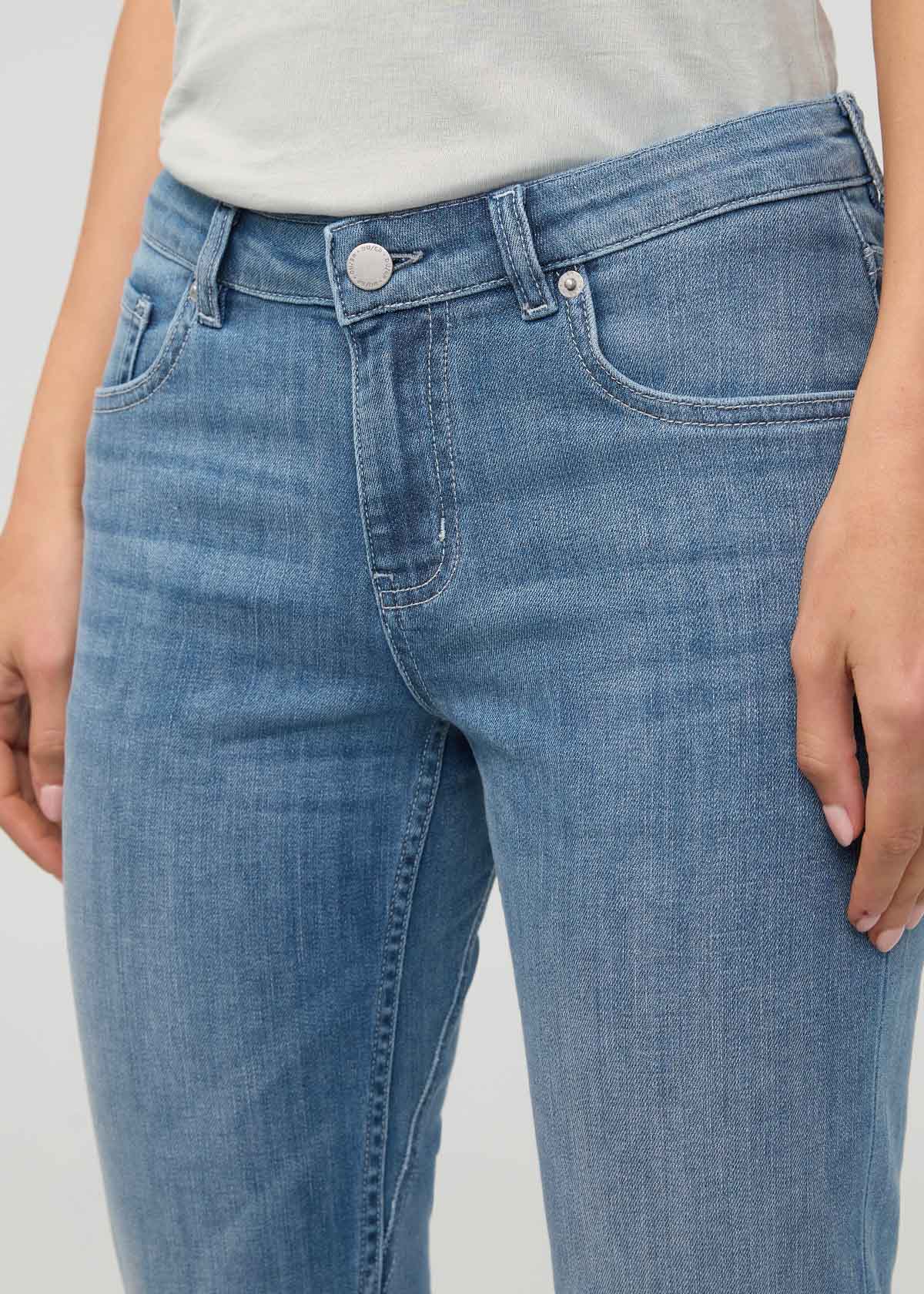 Performance Denim Girlfriend - Solstice - Image 5
