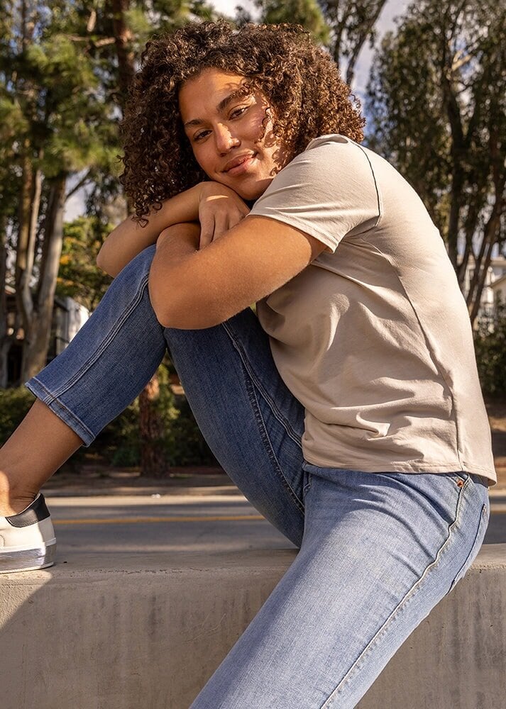 Performance Denim Girlfriend - Vintage Light Stone - Image 7